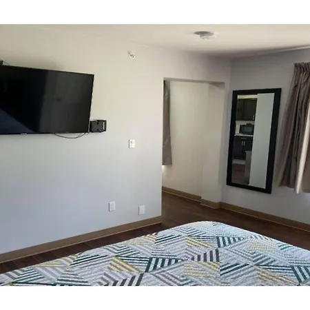 Studio 6 Peoria IL