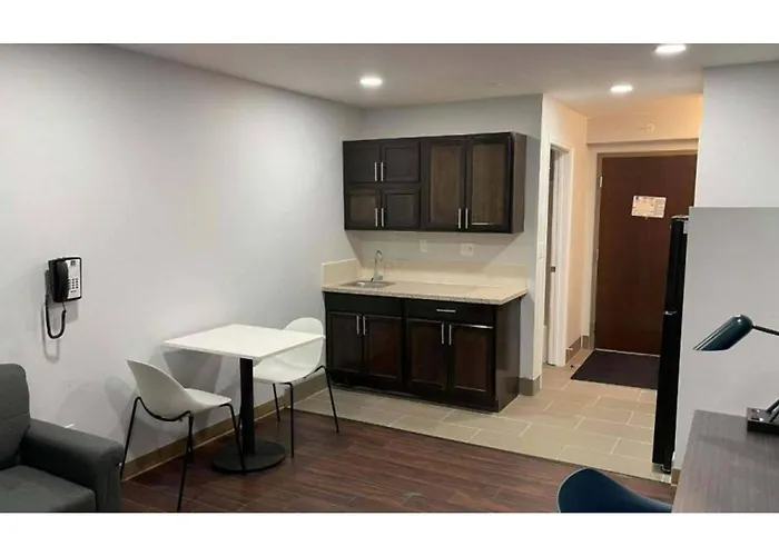 6 Il Hotel Peoria