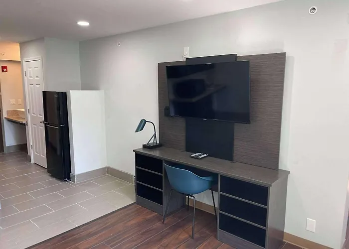 6 Il Hotel Peoria